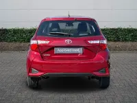 Used Toyota Yaris 2017 Red Hatchback