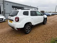 Used Dacia Duster Prestige 100 HP (73 kW) 2021 White Hatchback