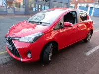 Używany Toyota Yaris 99 KM (72 kW) 2016 Czerwony Hatchback
