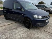 Begagnad VW Caddy Highline 102 HK (75 kW) 2014 Blå Minibuss