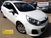 Used Kia Rio 84 HP (61 kW) 2016 White Hatchback
