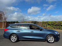 Usado Ford Focus Zetec 120 CV (88 kW) 2019 Azul Familiar