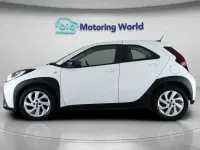 Usado Toyota Aygo X PURE 72 HP (52 kW) 2022 Branco SUV