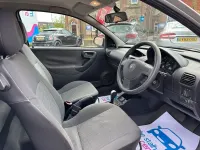 Usado Vauxhall Corsa 59 HP (43 kW) 2003 Prateado Citadino