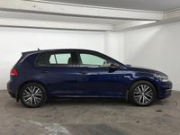 Used VW Golf VII SE 130 HP (95 kW) 2018 Blue Hatchback