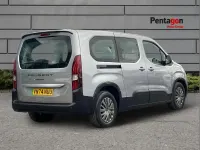 Second-hand Peugeot e-Rifter Allure 100 kW (136 CP) 2024 Gri Monovolum