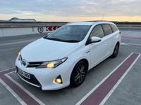 Used Toyota Auris Hybrid 2014 White Estate