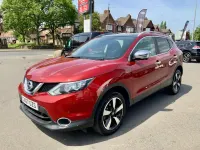 Used Nissan Qashqai N-Connecta 110 HP (80 kW) 2017 Red SUV
