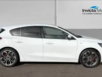 Usado Ford Focus ST-Line 155 CV (114 kW) 2023 Blanco Utilitario