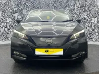 Begagnad Nissan Leaf N-Connecta 110 kW (150 HK) 2023 Svart Halvkombi