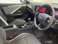 Used Vauxhall Astra Design Edition 110 HP (80 kW) 2023 White Hatchback