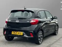 Gebraucht Hyundai i10 Advanced 63 PS (46 kW) 2025 Schwarz Kleinwagen