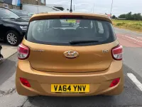 Used Hyundai i10 Premium 2015 Orange Hatchback