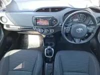 Used Toyota Yaris Design 99 HP (72 kW) 2016 White Hatchback