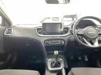 Używany Kia Ceed 2023 Srebrny Hatchback