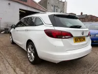 Used Vauxhall Astra SRi 145 HP (106 kW) 2020 White Estate
