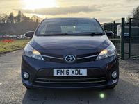 Usado Toyota Verso 132 HP (97 kW) 2016 Azul Monovolume