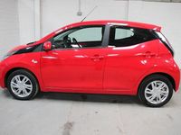 Used Toyota Aygo x-press 69 HP (50 kW) 2015 Red Hatchback
