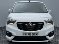 Używany Vauxhall Combo Sportive 100 KM (73 kW) 2020 Biały Minivan