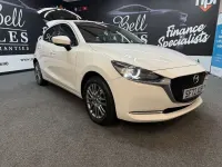 Begagnad Mazda 2 Inclusive 2022 Vit Halvkombi