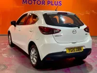 Usado Mazda 2 90 HP (66 kW) 2015 Branco Citadino