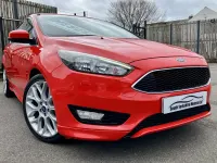 Used Ford Focus Zetec 120 HP (88 kW) 2015 Red Hatchback