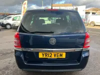 Używany Vauxhall Zafira Design Edition 2012 Niebieski Minivan
