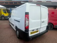 Begagnad Citroën Dispatch 125 HK (91 kW) 2014 Vit Minibuss