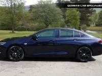 Second-hand Vauxhall Insignia Elite 2017 Albastru Hatchback