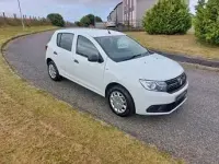 Używany Dacia Sandero Essentiel 90 KM (66 kW) 2018 Biały Hatchback