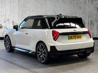 Used Mini Cooper SE Hatch 158 kW (215 HP) 2025 White Hatchback