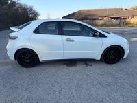 Begagnad Honda Civic 138 HK (101 kW) 2011 Vit Halvkombi