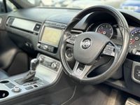 used VW Touareg 3.0 V6 R LINE TDI BLUEMOTION TECHNOLOGY 5d 259 BHP