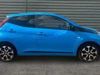Used Toyota Aygo Trend 72 HP (52 kW) 2019 Blue Hatchback