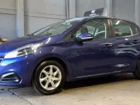 Gebraucht Peugeot 208 Active 82 PS (60 kW) 2015 Blau Kleinwagen