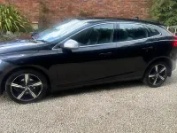 Gebraucht Volvo V40 R-Design 120 PS (88 kW) 2016 Schwarz Kleinwagen