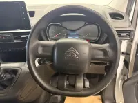 Używany Citroën Berlingo 100 KM (73 kW) 2022 Biały Minivan