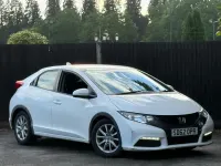 Used Honda Civic SE 100 HP (73 kW) 2012 White Hatchback