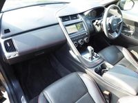 Usado Jaguar E-Pace Chequered Flag 200 HP (147 kW) 2020 Cinzento SUV