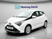 Usado Toyota Aygo X-play 72 HP (52 kW) 2021 Branco Citadino