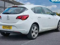 Used Vauxhall Astra SRi 101 HP (74 kW) 2015 White Hatchback