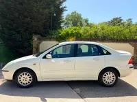 Used Ford Focus Ghia 2002 White Sedan