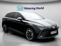 Begagnad MG MG4 EV Trophy 150 kW (204 HK) 2023 Svart Halvkombi