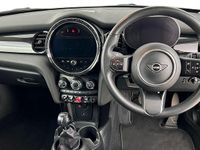 Used Mini Cooper Classic 134 HP (98 kW) 2022 Red Hatchback