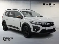 Second-hand Dacia Jogger Extreme 141 CP (103 kW) 2024 Alb Monovolum