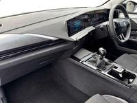 Second-hand Vauxhall Astra Design Edition 110 CP (80 kW) 2024 Albastru Break