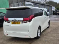 Used Toyota Alphard 180 HP (132 kW) 2017 White MPV