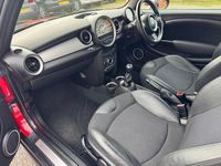 Begagnad Mini Cooper Cabriolet 2011 Röd Cab