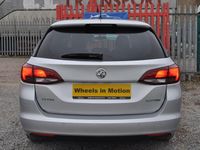 Second-hand Vauxhall Astra Design Edition 105 CP (77 kW) 2018 Argintiu Break