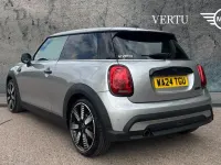 Używany Mini Cooper Exclusive 134 KM (98 kW) 2024 Srebrny Hatchback